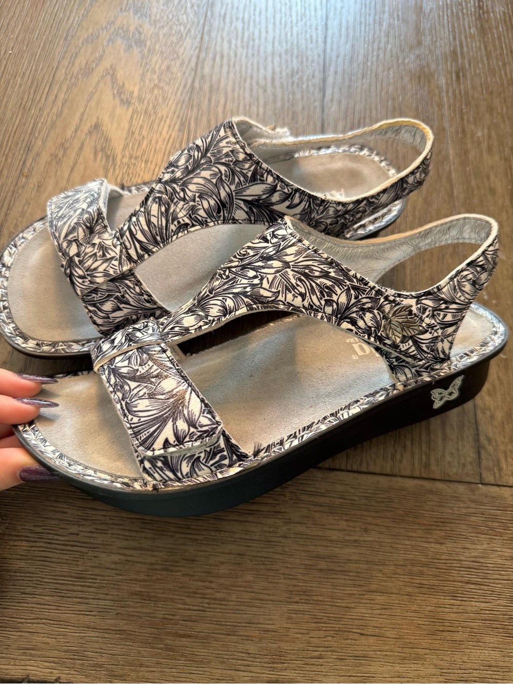 Alegria Women's Printed Black & White Sandals